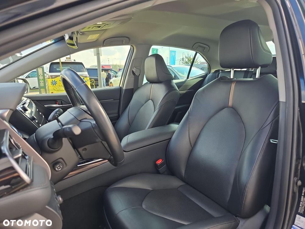 Toyota Camry - 11