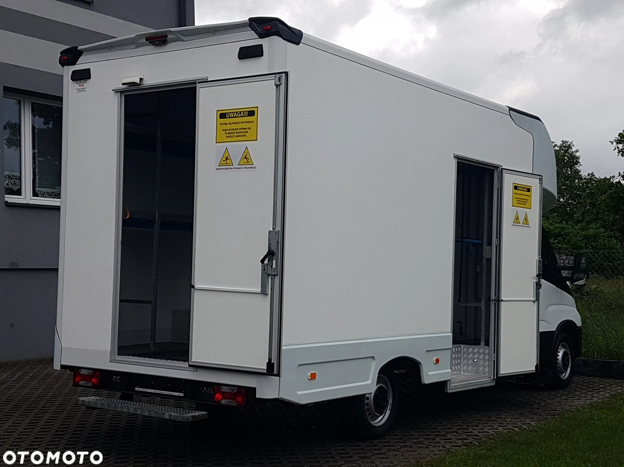 Iveco DAILY KONTENER NISKOPODŁOGOWY 4,43x2,23x2,42 SKLEP FOODTRUCK BAR KLIMA KONIOWÓZ KAMPER - 20