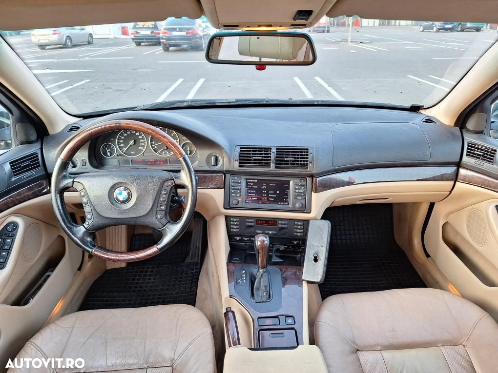 BMW Seria 5 525iA touring - 28