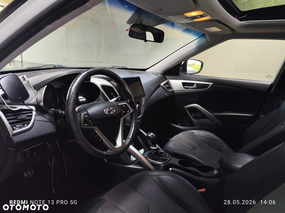 Hyundai Veloster - 11