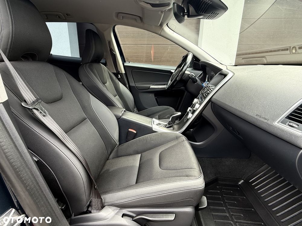 Volvo XC 60 D4 Geartronic Momentum - 26