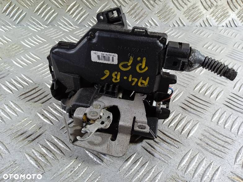 ZAMEK DRZWI PRAWY PRZEDNI AUDI A4 B6 - 1