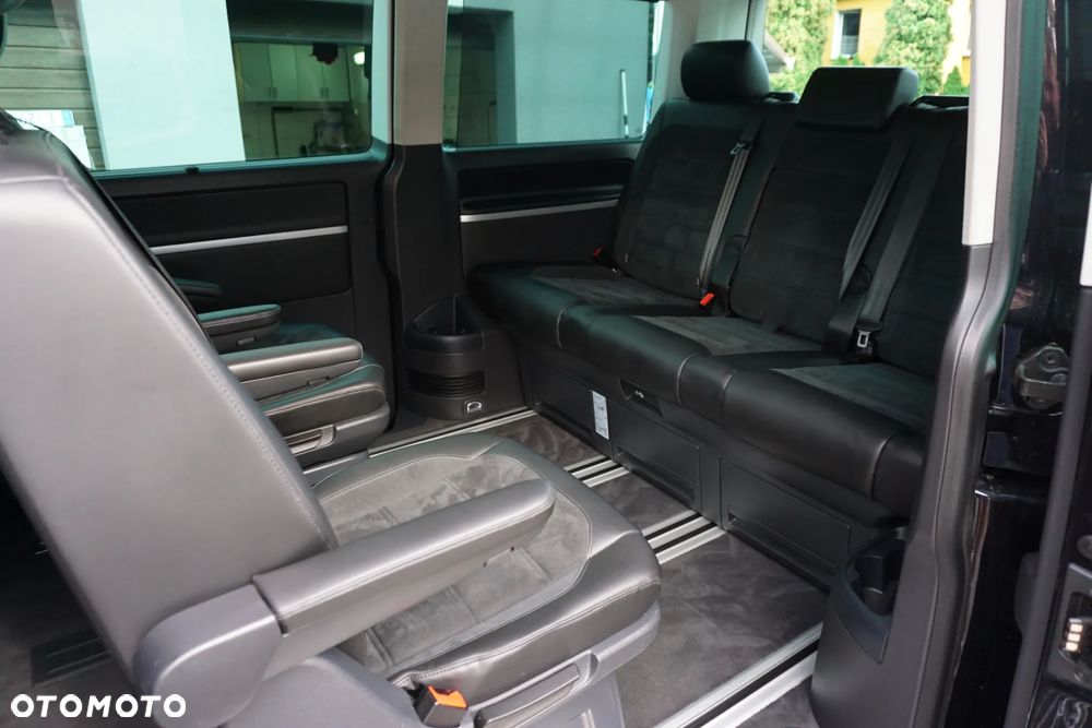 Volkswagen Multivan - 12
