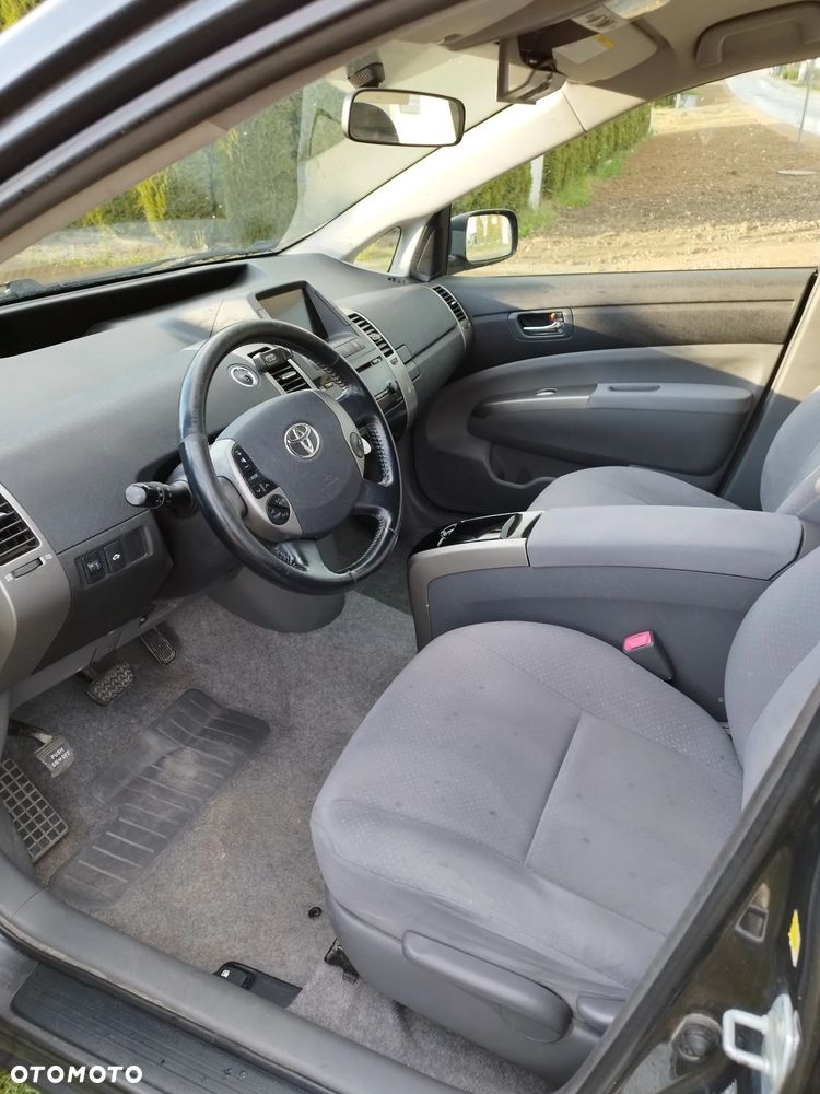 Toyota Prius 1.5 VVT-i Sol - 2