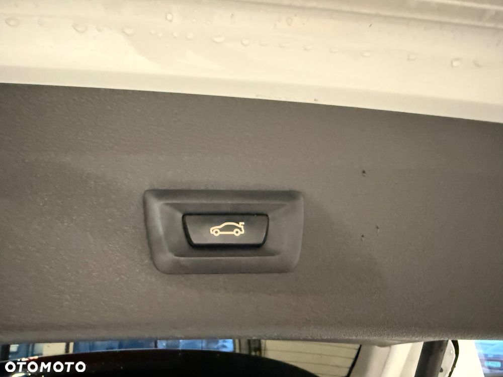 BMW X1 sDrive18i Advantage - 24