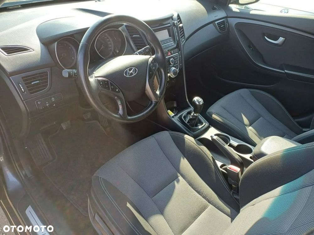 Hyundai i30 blue Kombi 1.6 GDi Passion - 15