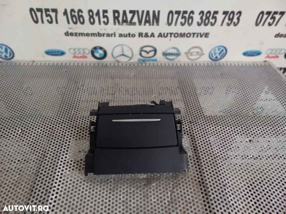 Priza Bricheta Spate Cotiera Audi A8 4H D4 An 2010-2011-2012-2013-2014-2015-2016-2017 Dezmembrez Au - 4
