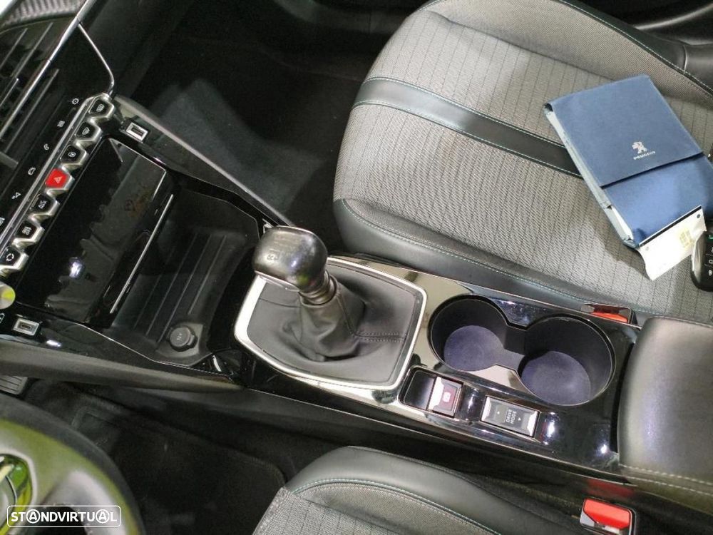 Peugeot 2008 1.5 BlueHDi Allure Pack - 8