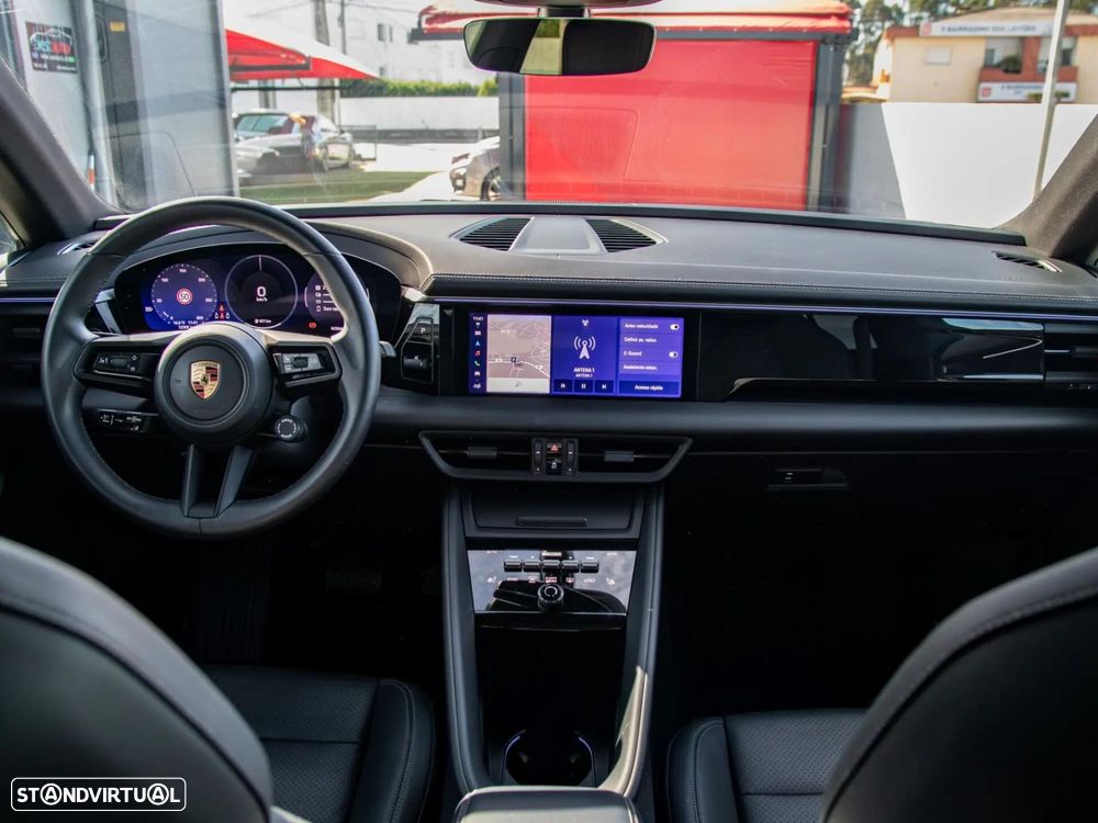 Porsche Macan Electric - 25
