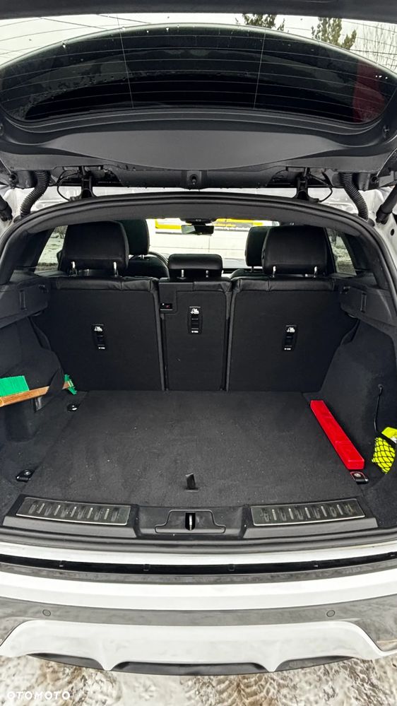 Land Rover Range Rover Evoque P250 R-Dynamic - 4