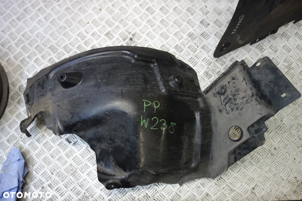 NADKOLE PRAWY PRZÓD MERCEDES W238 - 2