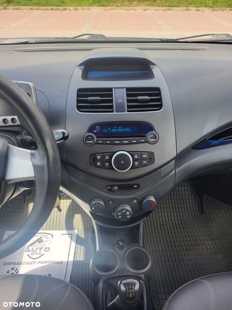 Chevrolet Spark 1.0 Base+ - 29