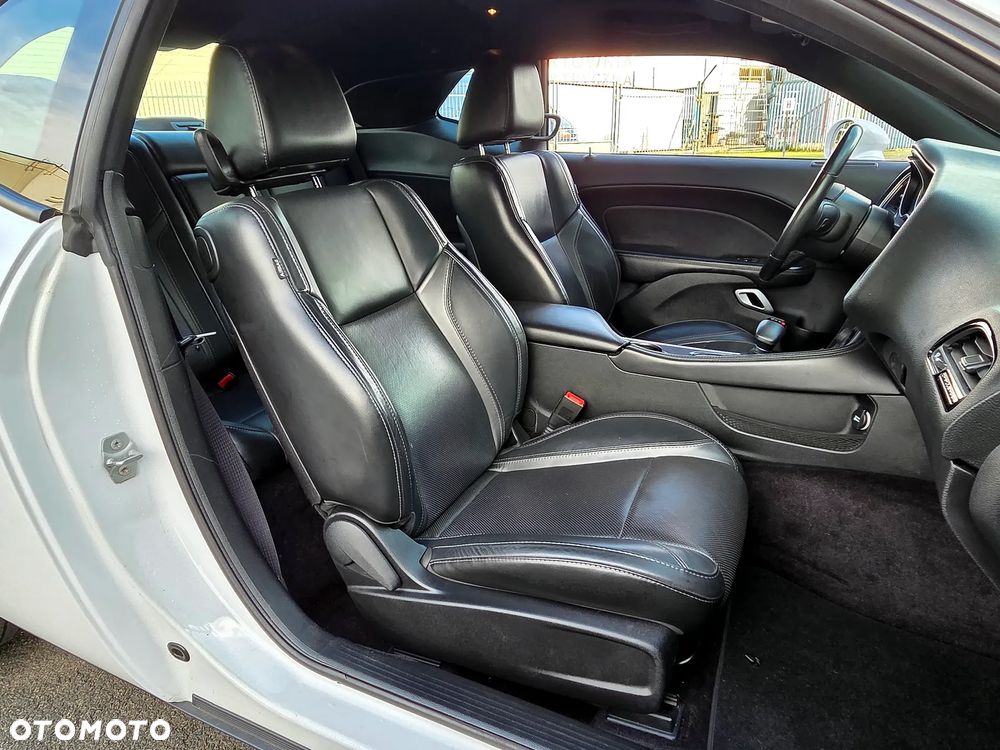 Dodge Challenger Automatik SXT Plus - 35