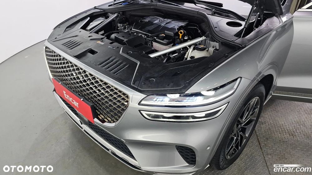 Genesis GV70 2.5T AWD AT8 Luxury Line - 9