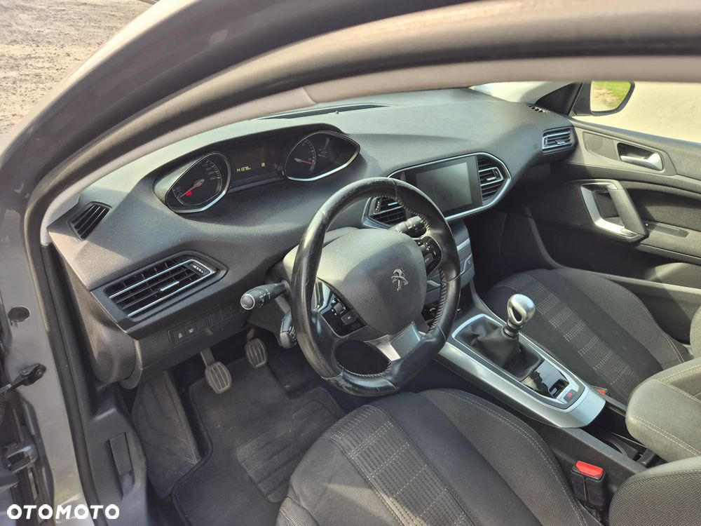 Peugeot 308 1.6 BlueHDi Allure S&S - 9