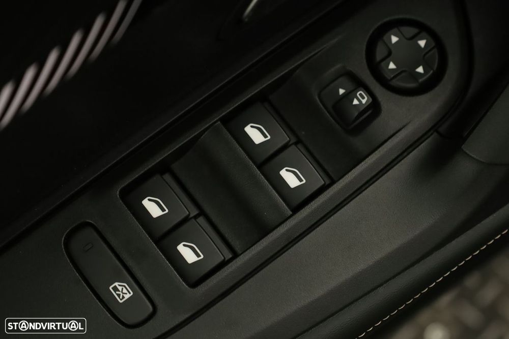 Peugeot 2008 1.2 PureTech Allure - 20