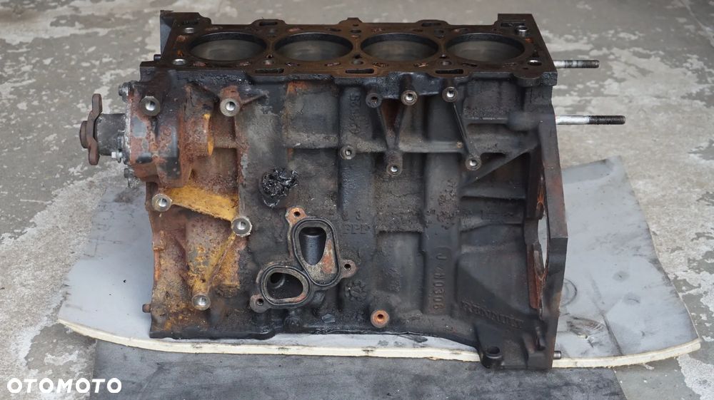 Renault Trafic II Opel Vivaro Nissan Primastar 2.0 DCI M9R  blok silnika - 2
