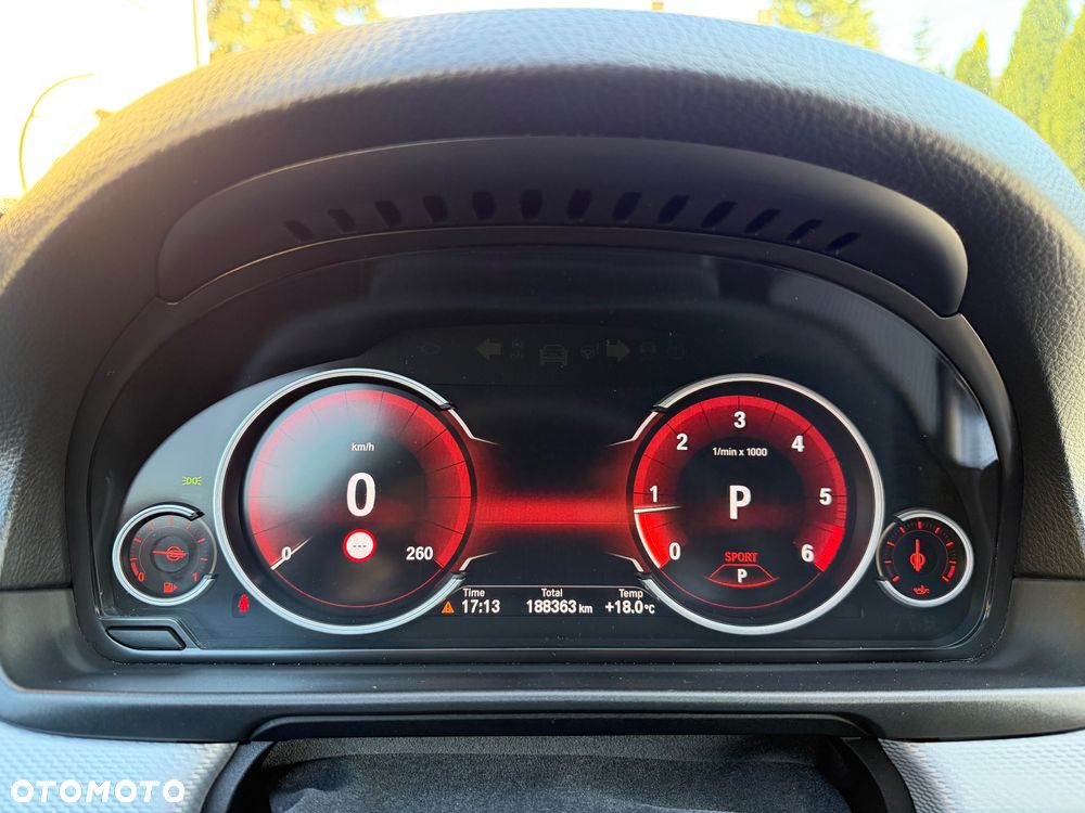 BMW Seria 5 520d Sport-Aut - 33