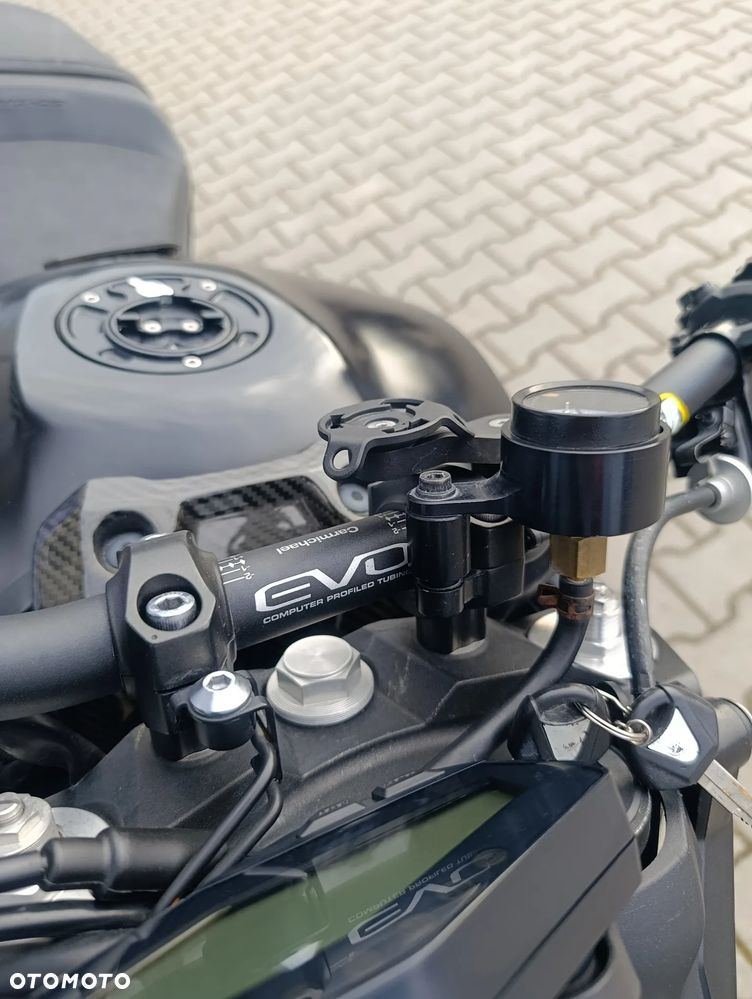 Yamaha MT - 12