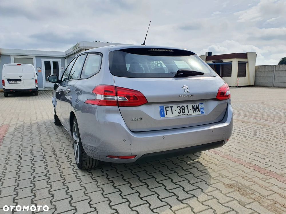 Peugeot 308 1.2 PureTech GPF Allure S&S - 8