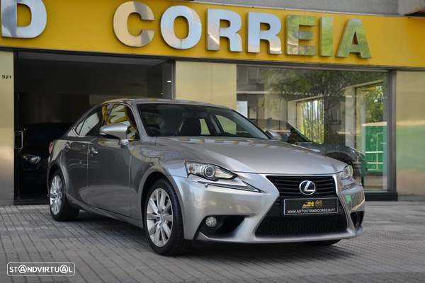 Lexus IS 300H Pack Executive+