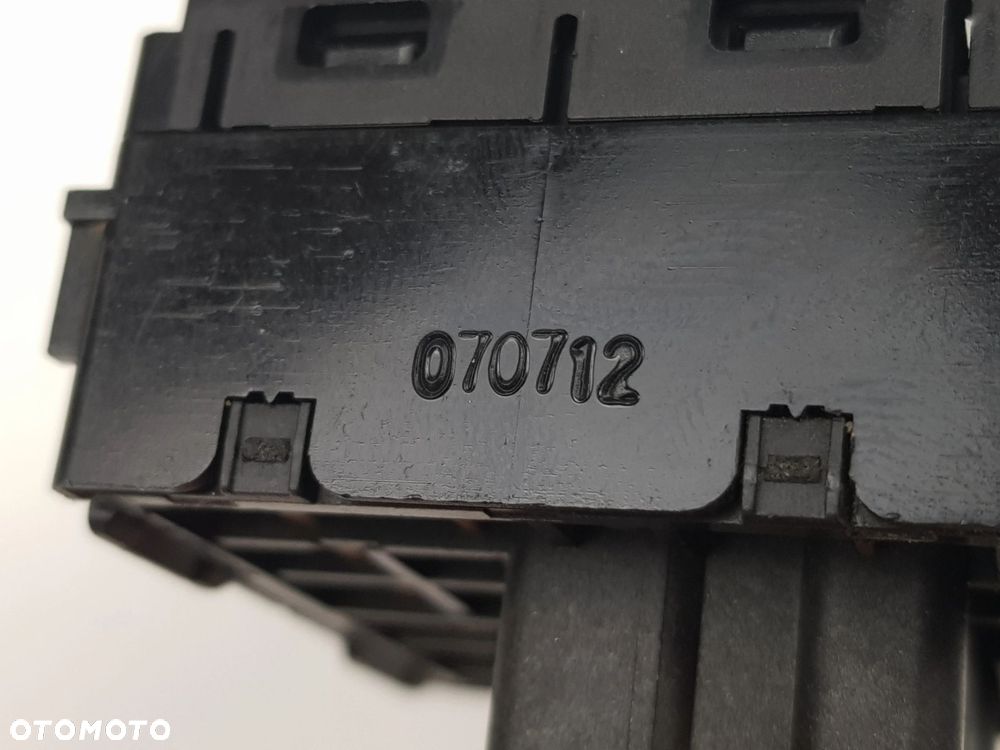 Panel sterowania Przełącznik Regulacja lusterek Nissan Navara D40 - 10