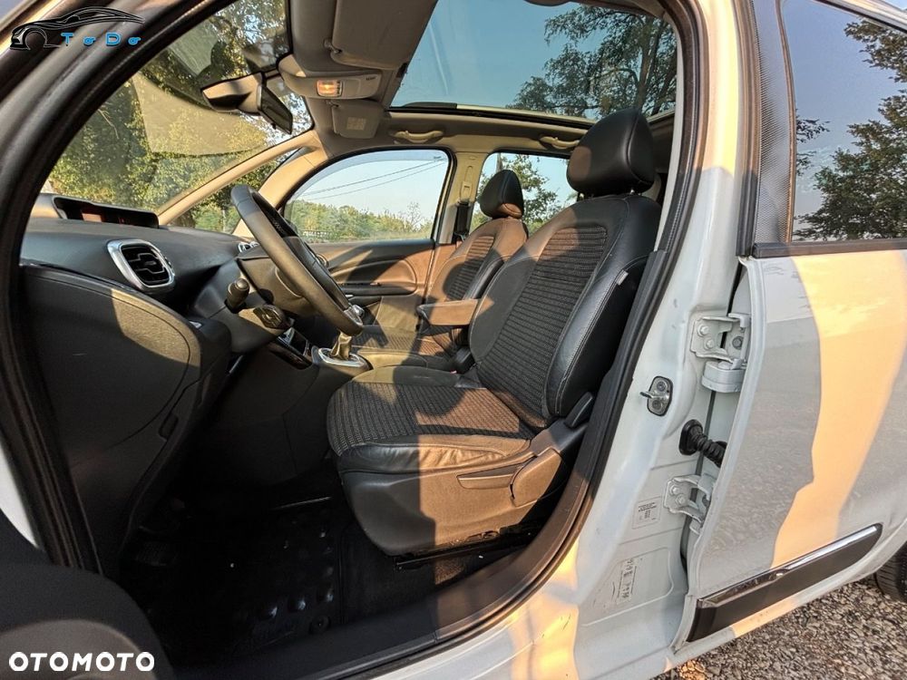 Citroën C3 Picasso 1.6i Exclusive - 16