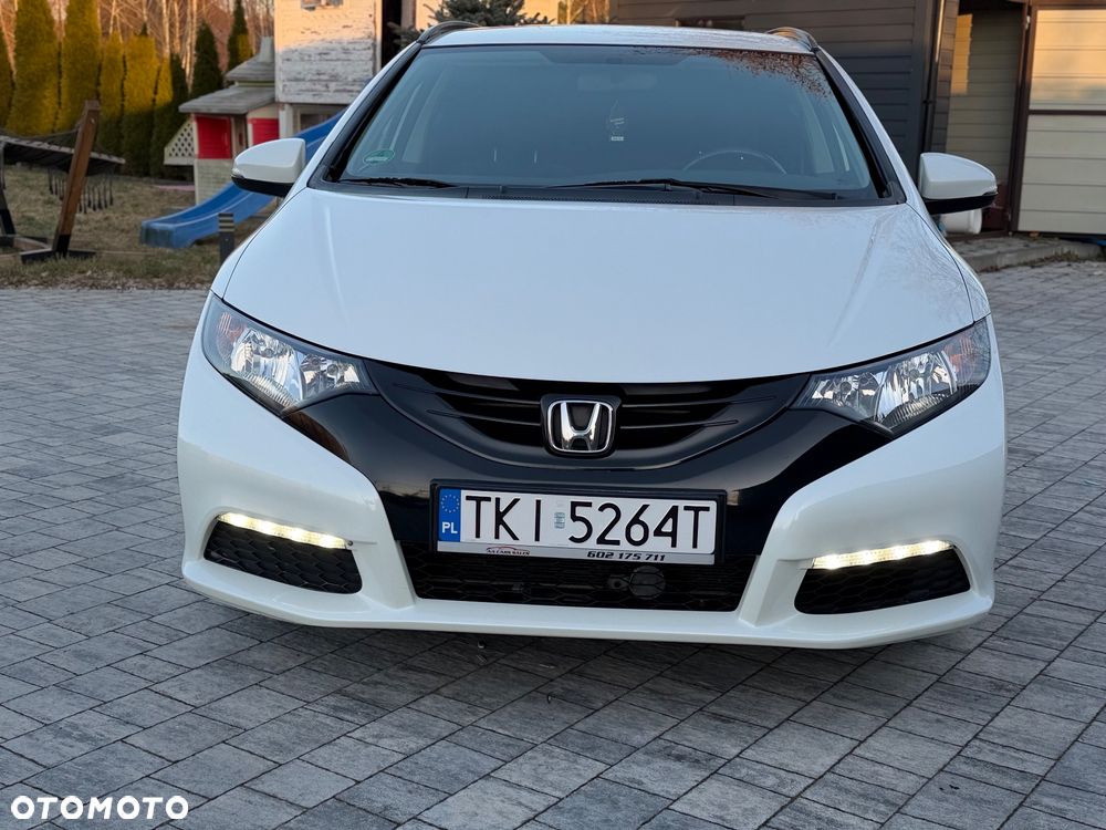 Honda Civic 1.6 i-DTEC Executive Black Edition - 9