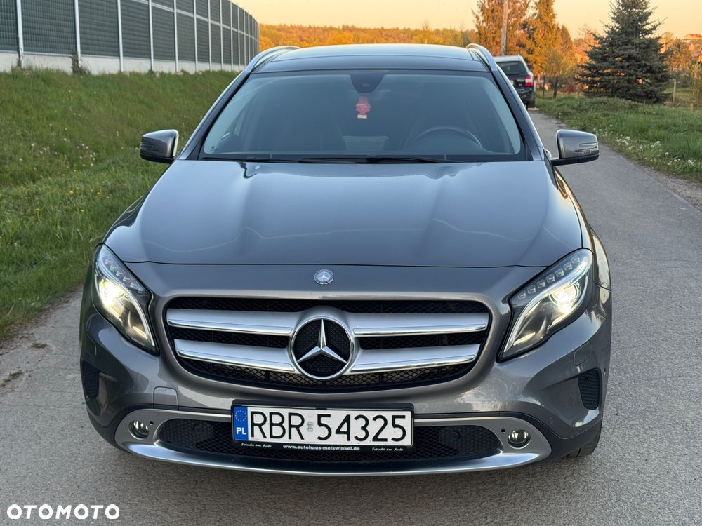 Mercedes-Benz GLA 200 Urban - 2