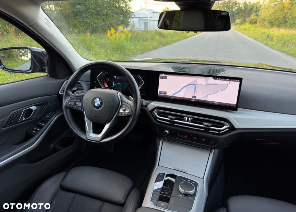 BMW Seria 3 318d Touring Sport Line - 39