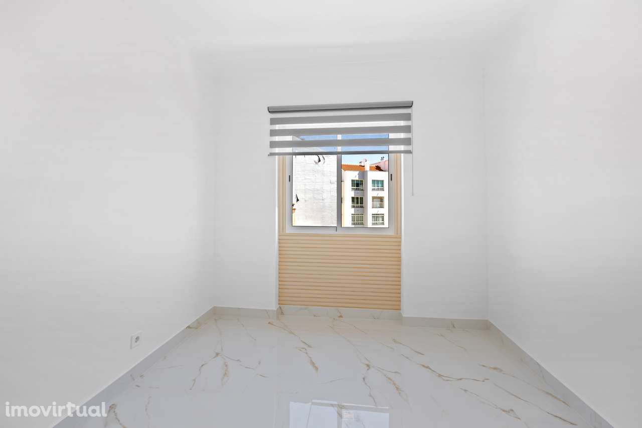 Apartamento de luxo T2 com estacionamento privativo em Almada - Grande imagem: 5/21