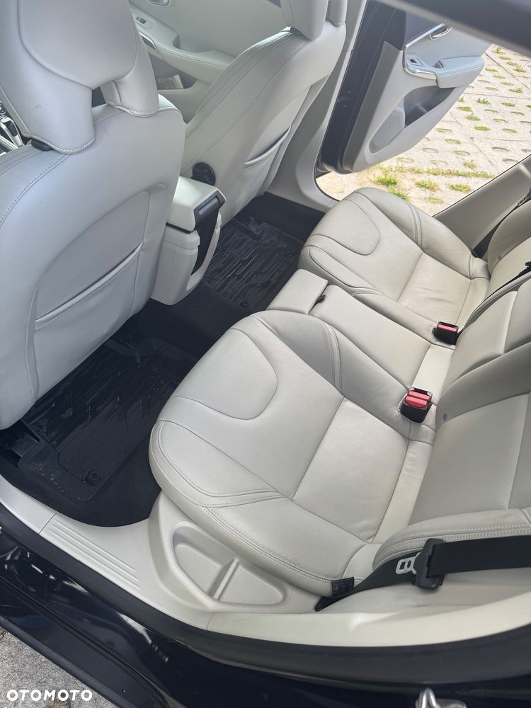 Volvo V40 D2 Drive-E R-Design Momentum - 27