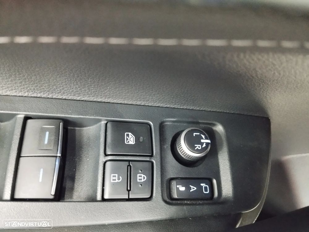 Toyota Corolla 1.8 Hybrid Comfort - 17