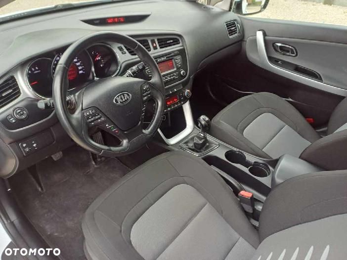Kia Ceed 1.6 CRDi 128 Dream-Team Edition - 10