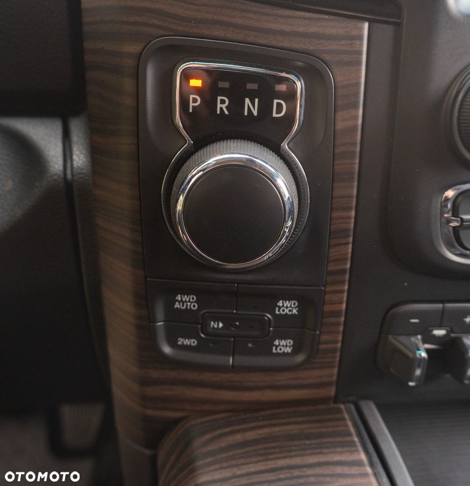 RAM 1500 5.7 Crew Cab Shortbed Laramie Sport Full - 19