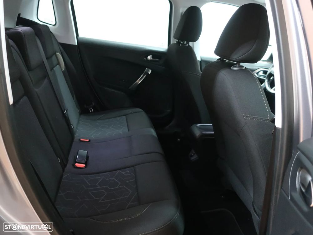 Peugeot 2008 1.2 VTi Allure - 28