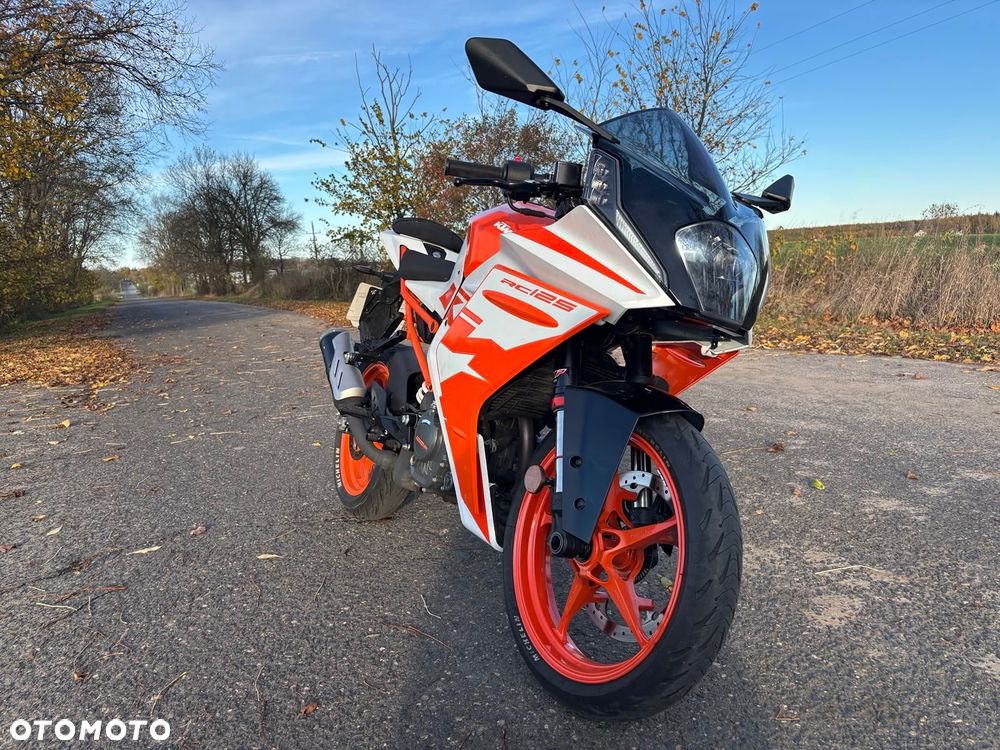 KTM RC 125 - 9