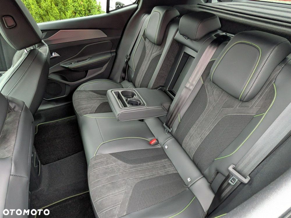 Peugeot 408 - 25