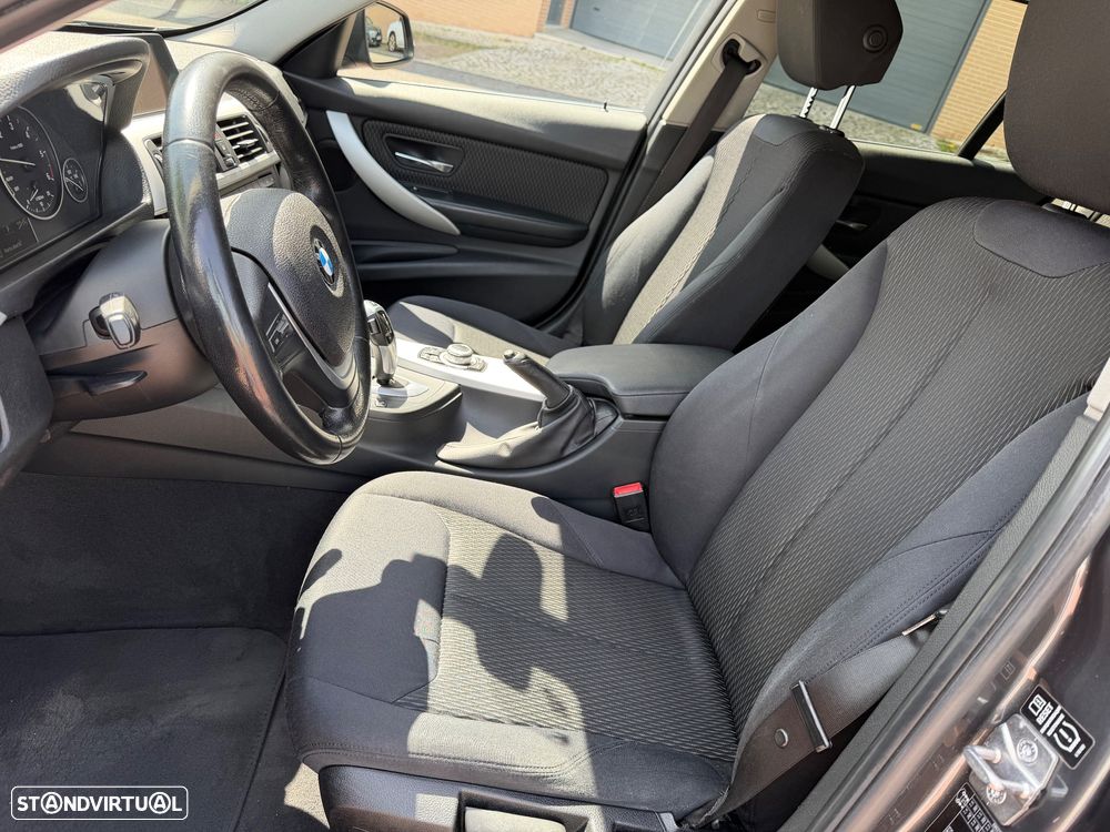 BMW 320 d Auto Line Luxury - 19