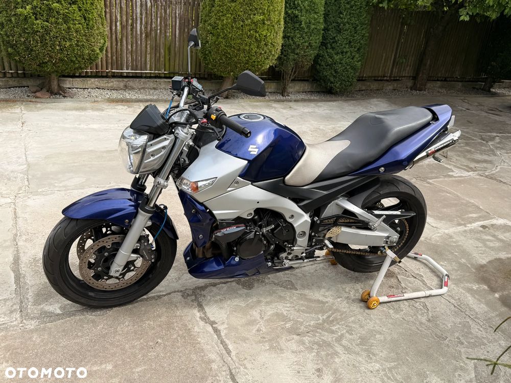 Suzuki GSR - 5