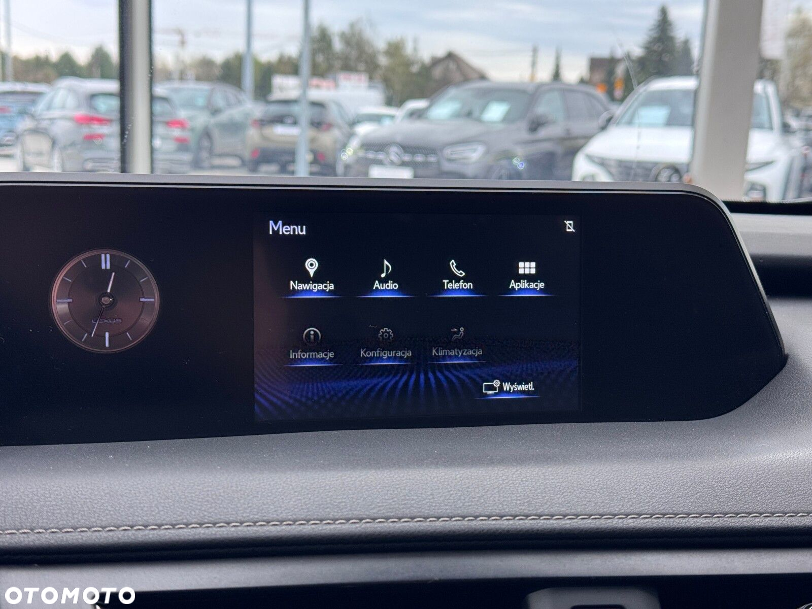 Lexus UX - 31