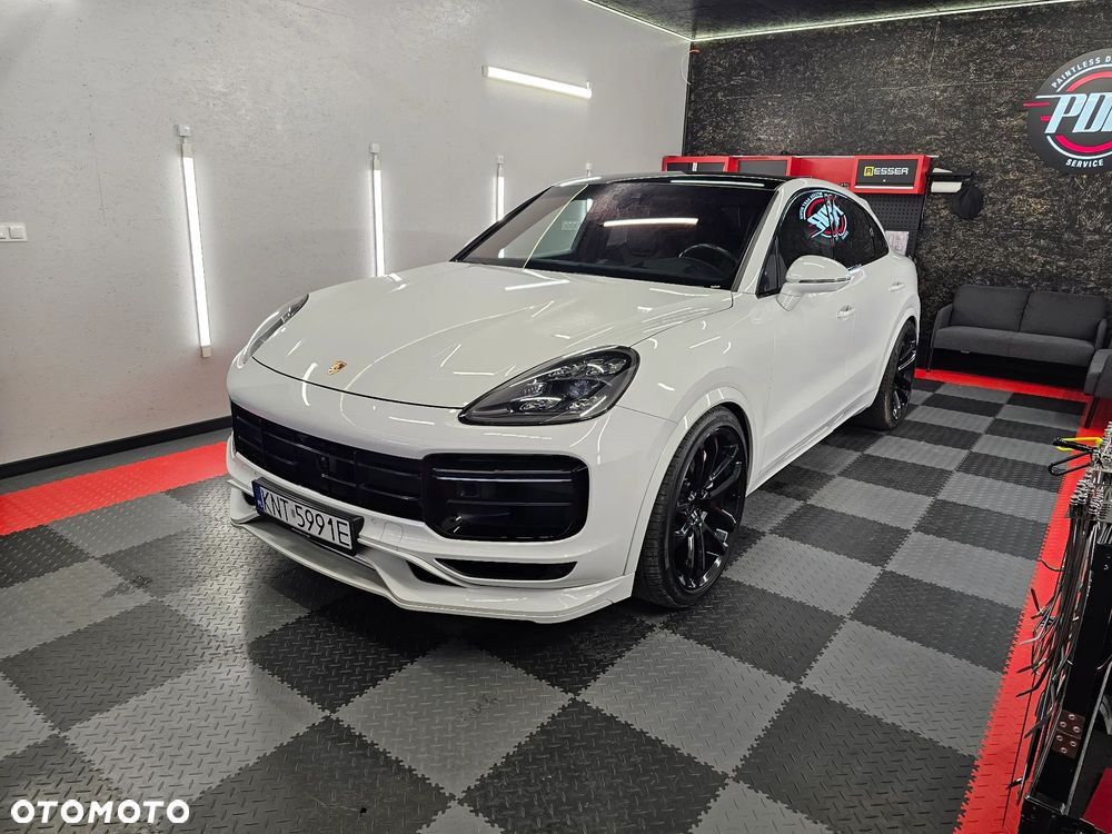Porsche Cayenne - 1