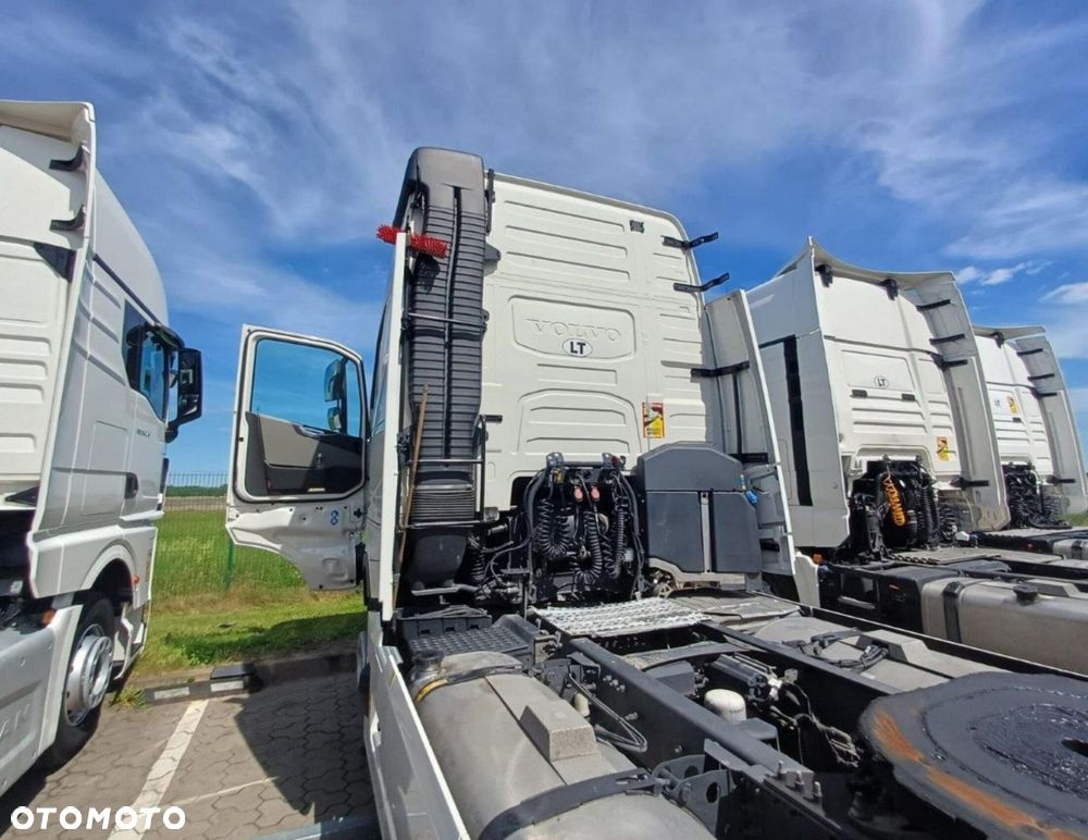 Volvo FH 500 Globetrotter XL Retarder i-ParkCool Adaptive Cruise Control Side Skirts - 3
