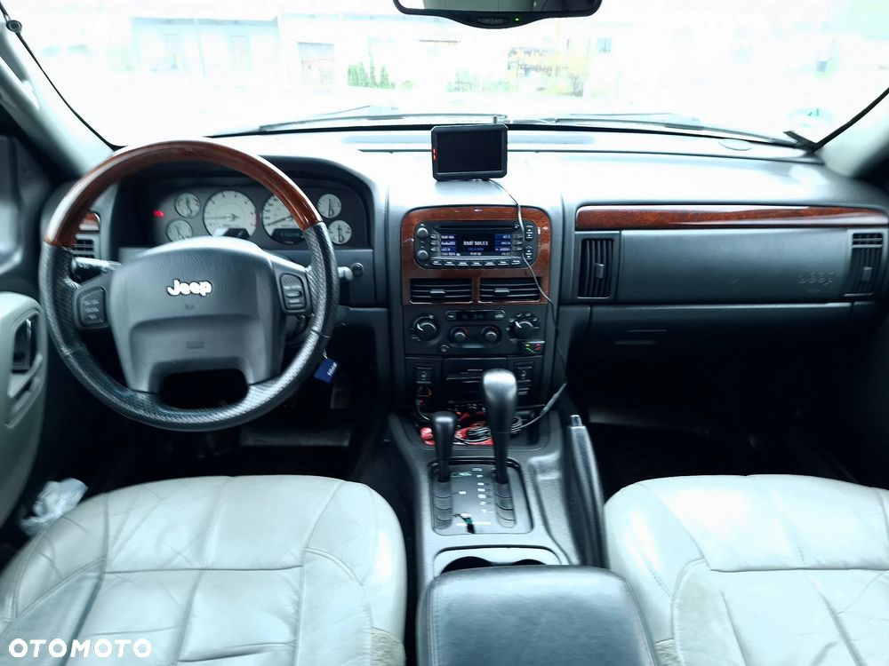 Jeep Grand Cherokee - 17