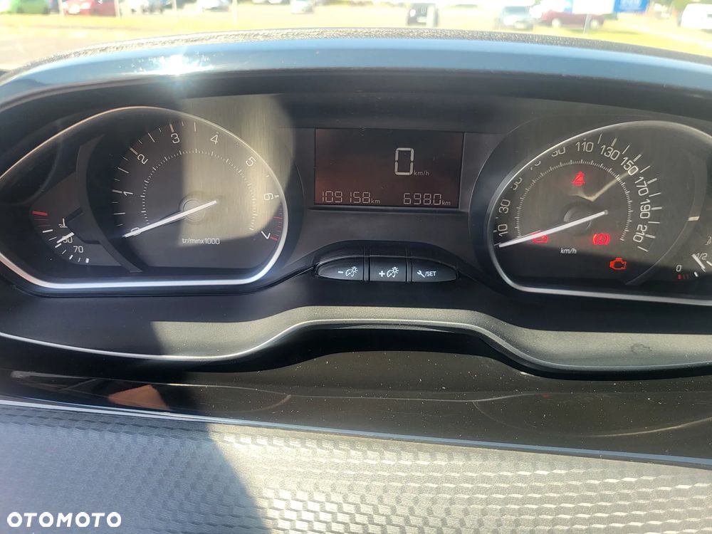 Peugeot 2008 1.2 Pure Tech Active - 10