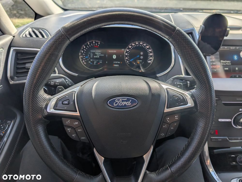 Ford S-Max - 17