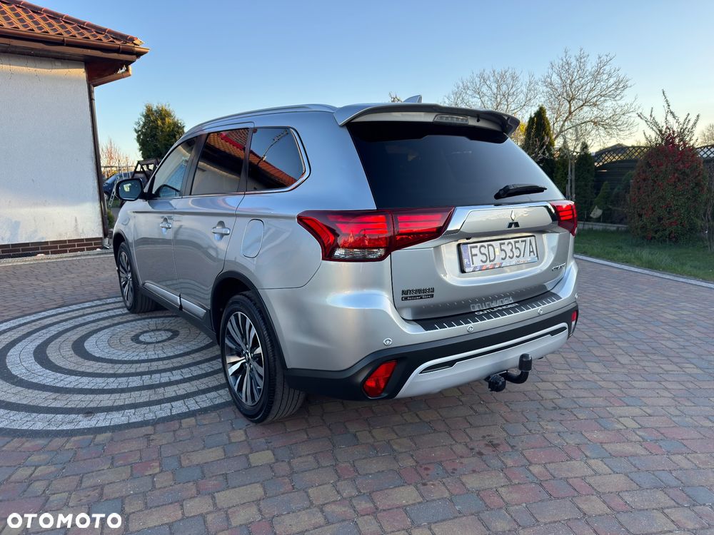 Mitsubishi Outlander - 13