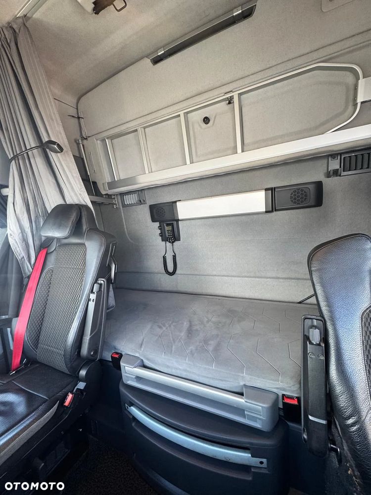 Renault T520 High Cab - 11