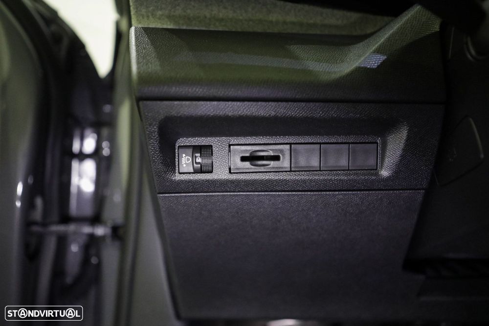 Peugeot 308 1.5 BlueHDi Allure EAT8 - 19