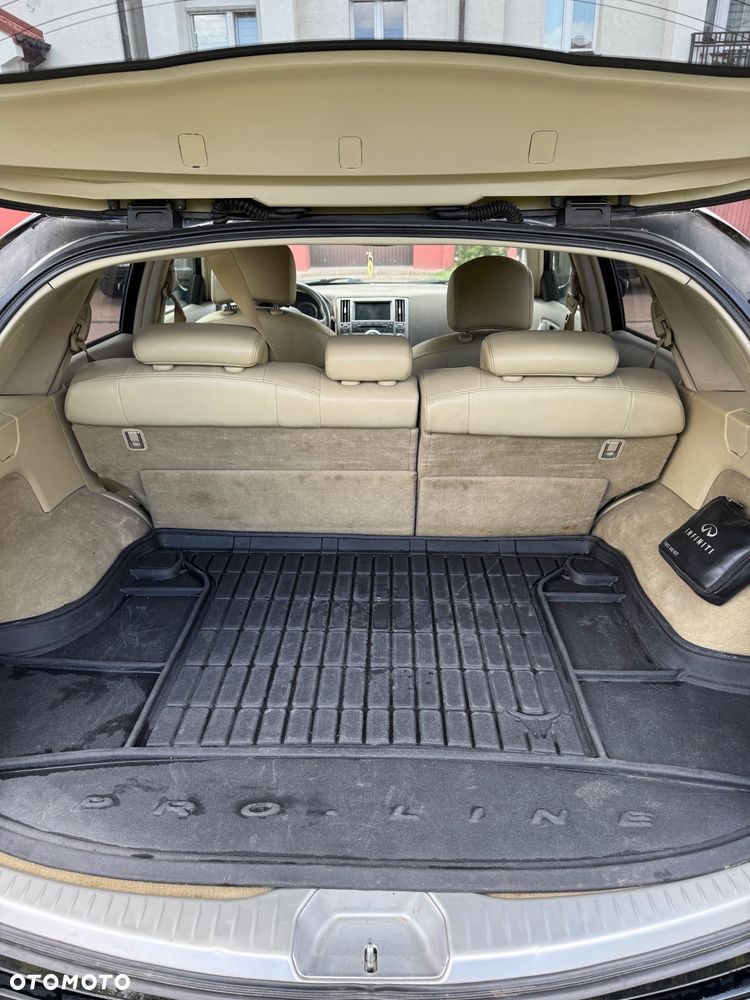 Infiniti FX - 15